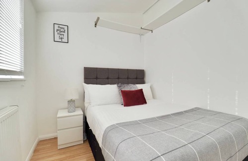 Stevenage Apartment | 807 m² Apartment ∙ 3 bedrooms ∙ 10 guests