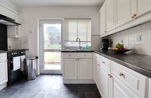 Stevenage Apartment | 807 m² Apartment ∙ 3 bedrooms ∙ 10 guests