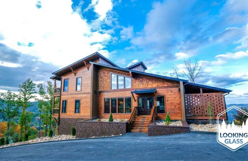 Chalet Village North Cabin | 808 m² Cabin ∙ 8 bedrooms ∙ 24 guests