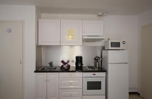 Portiragnes-Plage Apartment | 80m de la plage Appartement au rdc d'une maison 1 chambre 4 couchages cour LXRV9B