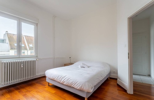 Poincare Apartment | 81 m² Apartment ∙ 2 bedrooms ∙ 4 guests