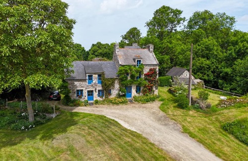 Corseul House | 81 m² Gîte ∙ 2 bedrooms ∙ 4 guests