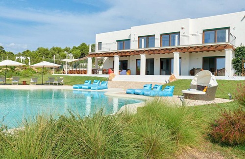 Sant Josep de sa Talaia Villa | 813 m² Villa ∙ 8 bedrooms ∙ 16 guests