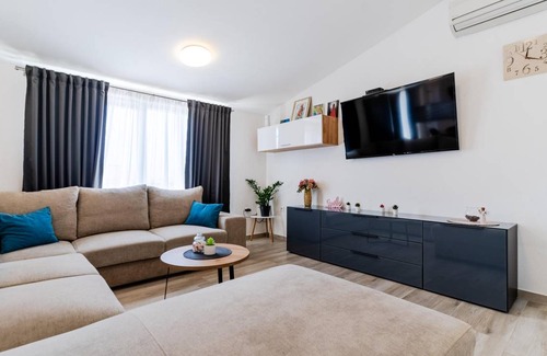 Solin Apartment | 82 m² Apartment ∙ 3 bedrooms ∙ 8 guests