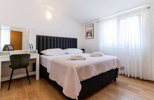 Solin Apartment | 82 m² Apartment ∙ 3 bedrooms ∙ 8 guests