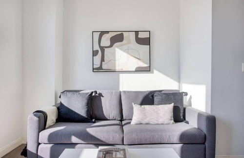 Newtonville Apartment | 82 m² Apartment ∙ 2 bedrooms ∙ 4 guests