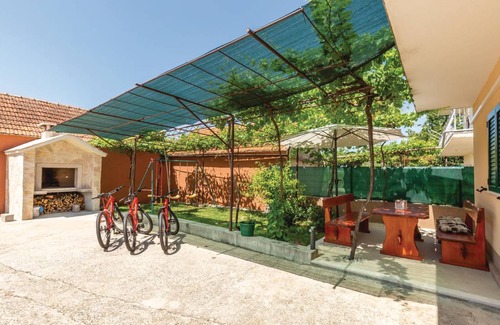 Sestanovac House | 82 m² House ∙ 2 bedrooms ∙ 6 guests