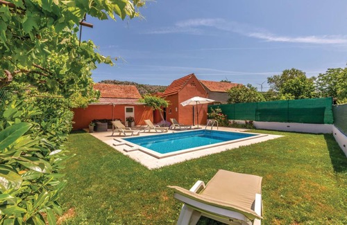 Sestanovac House | 82 m² House ∙ 2 bedrooms ∙ 6 guests