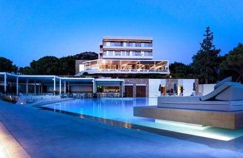 Anavyssos Resort | 82 m² Resort ∙ 127 guests
