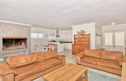 L'Agulhas House | 82 on Main