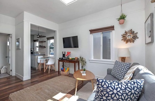 Mission Beach Condo | 820.5 Portsmouth Relaunch · Between Mission Bay & Beach Patio, Firepit Parking