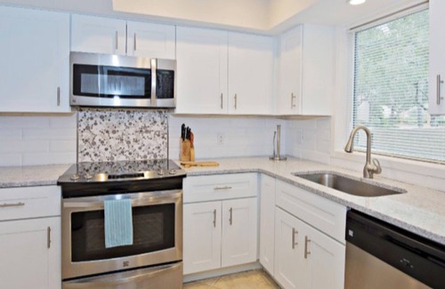 Harbour Town Condo | 827 Ketch Court 2 BR TH/1.5 Bath/Sofa Bed/Sleeps 6/Harbour Views/Patio/Pool