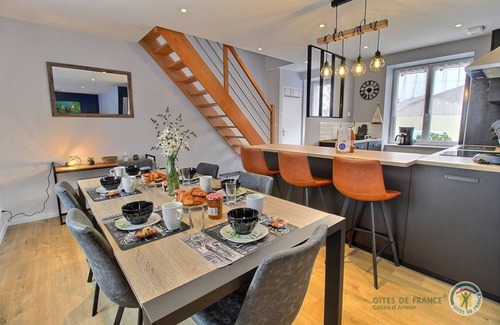Plestan House | 83 m² Gîte ∙ 3 bedrooms ∙ 6 guests