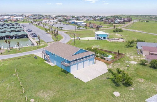 Port Mansfield Condo | 834 Laguna A - Luxurious Condo with Water View and Swimming Pool! Boat slip!
