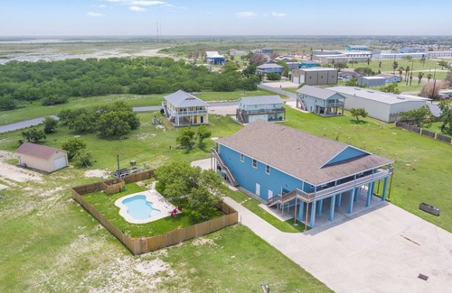 Port Mansfield Condo | 834 Laguna B - Luxurious, spacious home away from home w/Pool! Boat slip.