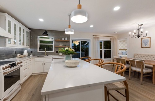 Holmes Beach House | 83rd St Villas West by Duncan Real Estate