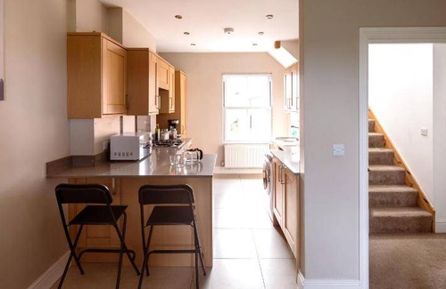Guildford Apartment | 84 m² Apartment ∙ 3 bedrooms ∙ 6 guests