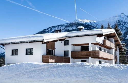 Elbigenalp Apartment | 84 m² Apartment ∙ 2 bedrooms ∙ 5 guests