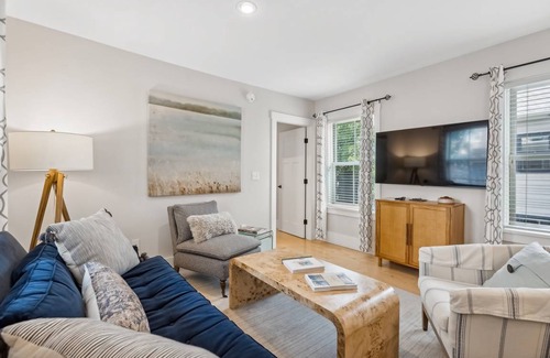 West End Condo | 84 m² Condo ∙ 2 bedrooms ∙ 4 guests