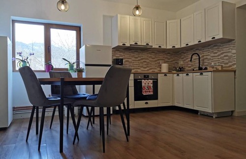Campulung Moldovenesc Apartment | 84 m² Apartment ∙ 2 bedrooms ∙ 4 guests