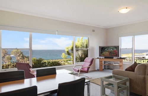 Dalmeny House | 84 Ocean Parade - Beach House