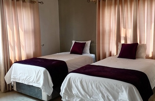 Victoria Falls House | 848 Guest House