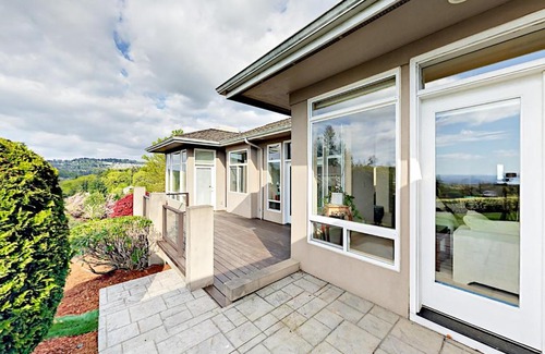 Newcastle House | 84th Court Chateau