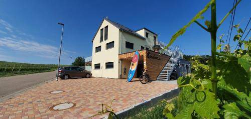 Bischoffingen Apartment | 85 m² Apartment ∙ 2 bedrooms ∙ 5 guests