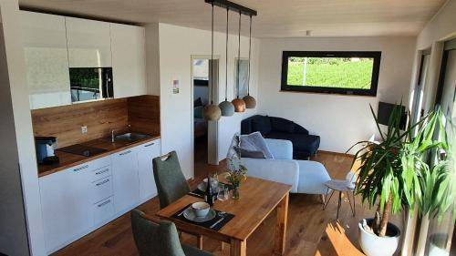 Bischoffingen Apartment | 85 m² Apartment ∙ 2 bedrooms ∙ 5 guests