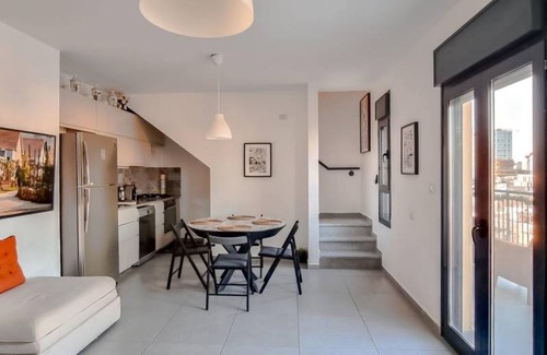 Florentin Apartment | 85 m² Apartment ∙ 2 bedrooms ∙ 5 guests