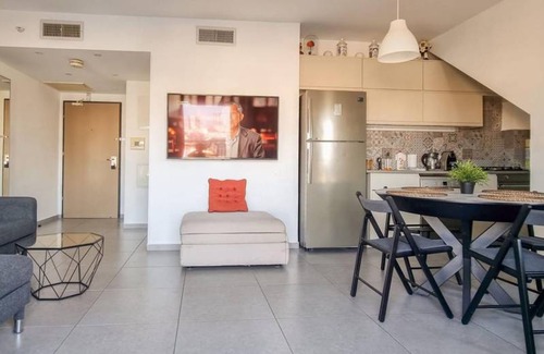 Florentin Apartment | 85 m² Apartment ∙ 2 bedrooms ∙ 5 guests