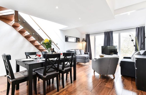 Cathedrals Apartment | 85 m² Apartment ∙ 3 bedrooms ∙ 8 guests