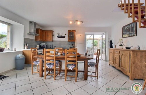 Yvias House | 85 m² Gîte ∙ 3 bedrooms ∙ 5 guests