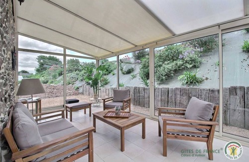 Yvias House | 85 m² Gîte ∙ 3 bedrooms ∙ 5 guests