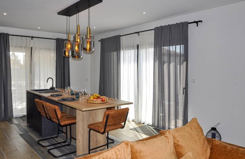 Bedarrides House | 85 m² House ∙ 2 bedrooms ∙ 4 guests