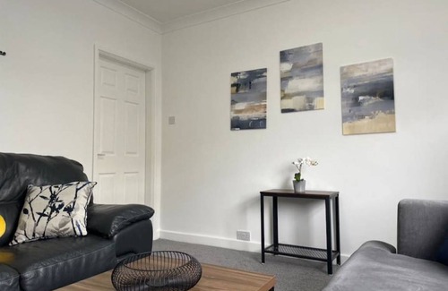 Cannock House | 85 m² House ∙ 3 bedrooms ∙ 6 guests