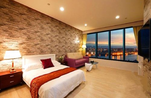 Kaohsiung City Centre House | 85 Season