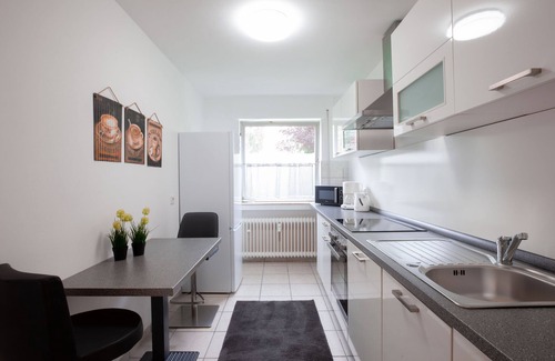 Rhein-Erft-Kreis District Apartment | 85 sqm apartment with terrace on the ground floor - cheap accommodation