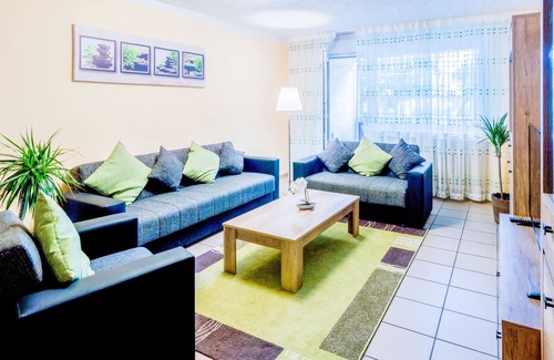 Rhein-Erft-Kreis District Apartment | 85 sqm apartment with large balcony on the 1st Upstairs - cheap accommodation