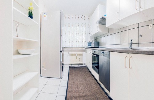 Rhein-Erft-Kreis District Apartment | 85 sqm apartment with large balcony on the 1st Upstairs - cheap accommodation