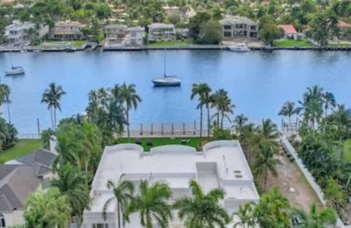 South Lake House | 8500sf Intracoastal Mansion/Cinema/Dock/Pool