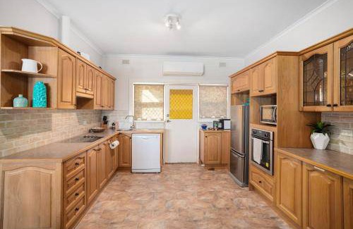 Glenelg North Apartment | 86 m² Apartment ∙ 2 bedrooms ∙ 4 guests
