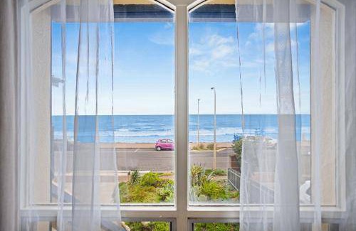 Glenelg North Apartment | 86 m² Apartment ∙ 2 bedrooms ∙ 4 guests