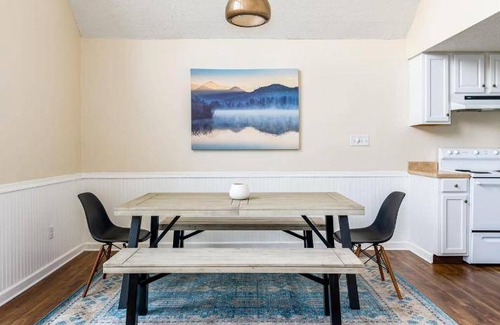 Ridgeway Ski Chalet | 86 m² Chalet ∙ 2 bedrooms ∙ 4 guests