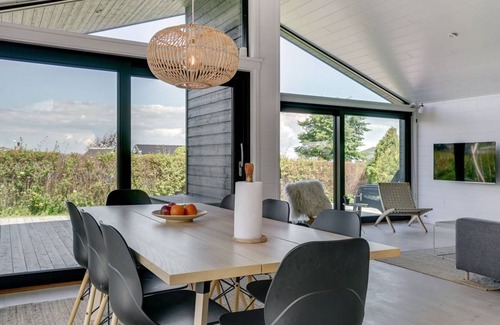 Skastrup Strand House | 86 m² House ∙ 1 bedroom ∙ 8 guests
