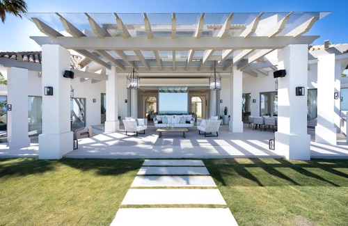 Benahavis Villa | 860 m² Villa ∙ 7 bedrooms ∙ 14 guests