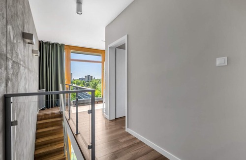 Centrum Apartment | 86m2 Two-Level Suite - Parking, City View, Metro by Rentujemy