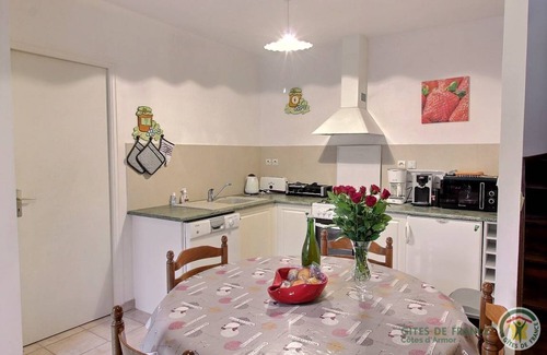 Plounevez-Moedec House | 87 m² Gîte ∙ 2 bedrooms ∙ 4 guests