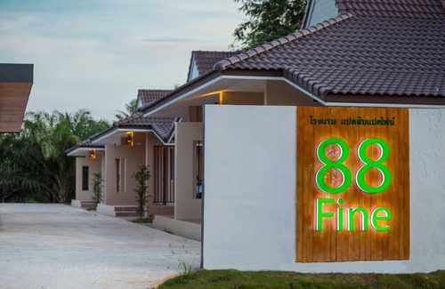 Phunphin Apartment | 88 Fine Room @Surat Thani Airport