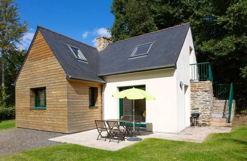 Langoat House | 88 m² Gîte ∙ 2 bedrooms ∙ 3 guests